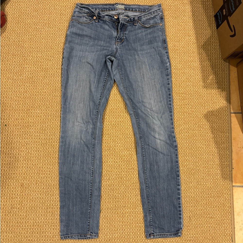 Old Navy Women's Skinny Jeans in Light Blue